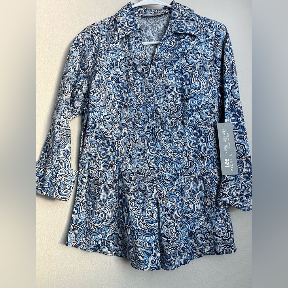 Lee Women's Blue and White Graphic Print Notch Neck Blouse